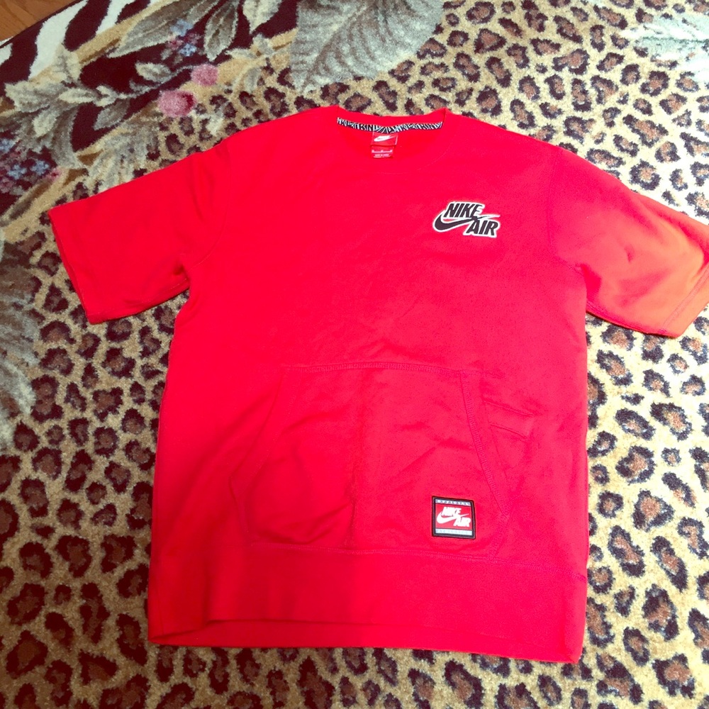 Men’s Shortsleeved Nike Sweatshirt